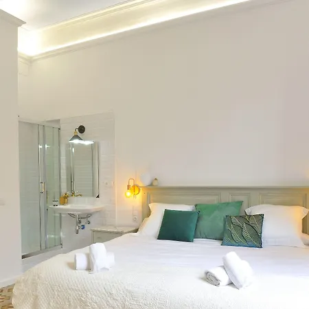 Πανσιόν Girona 2*