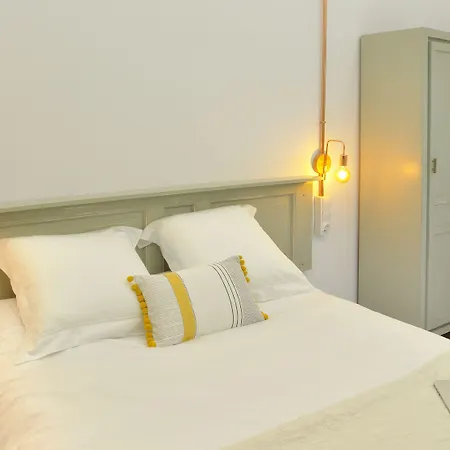 Girona Πανσιόν 2*