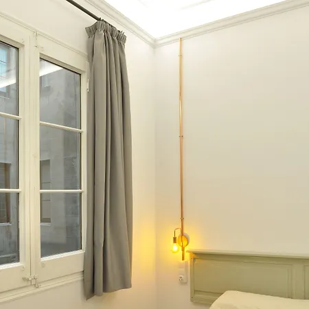 Πανσιόν Girona 2*