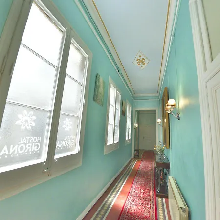 Girona Guest house 2*