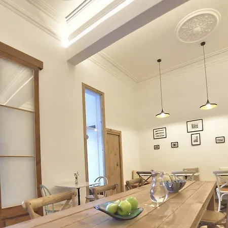 Girona Guest house 2*