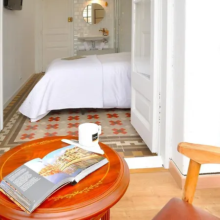 Girona Guest house 2*
