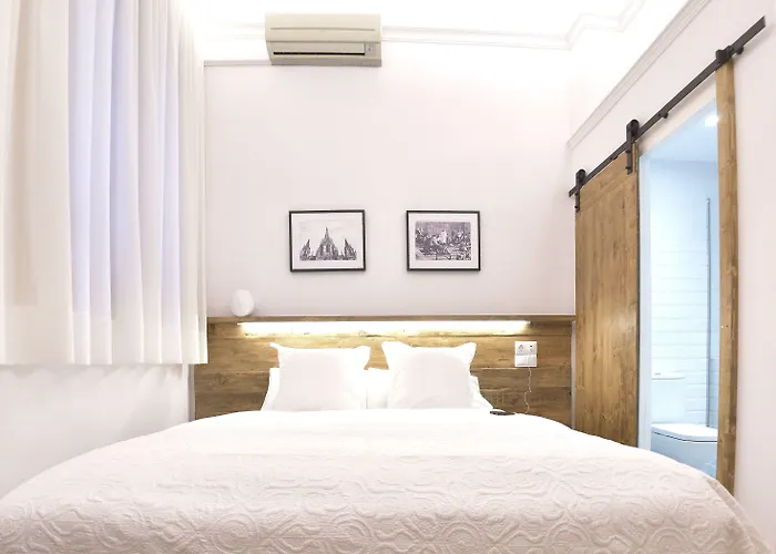 Girona Guest house 2*