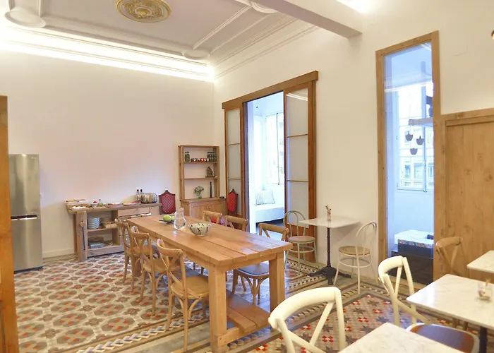 هوستال جيرونا بيت ضيافة برشلونة