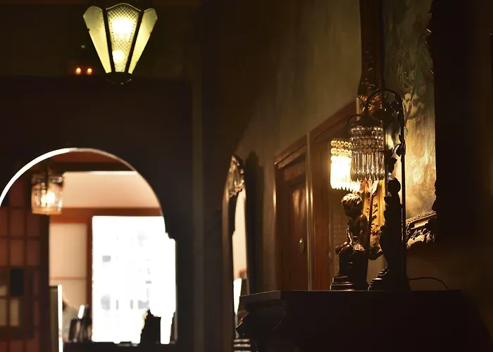 هوستال جيرونا برشلونة