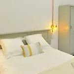 Girona Guest house 2*